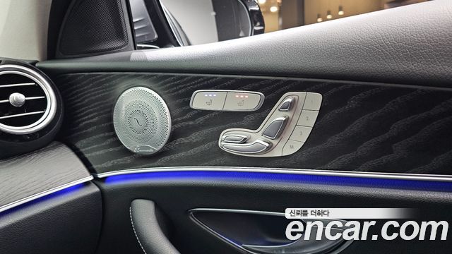Mercedes-Benz E-Class 2018 — photo 30