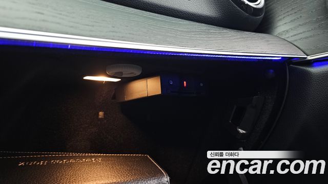 Mercedes-Benz E-Class 2018 — photo 32