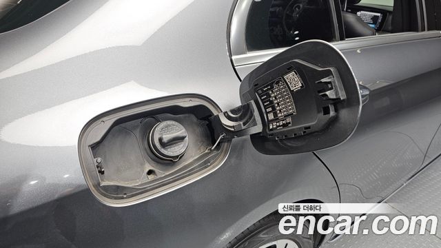 Mercedes-Benz E-Class 2018 — photo 38