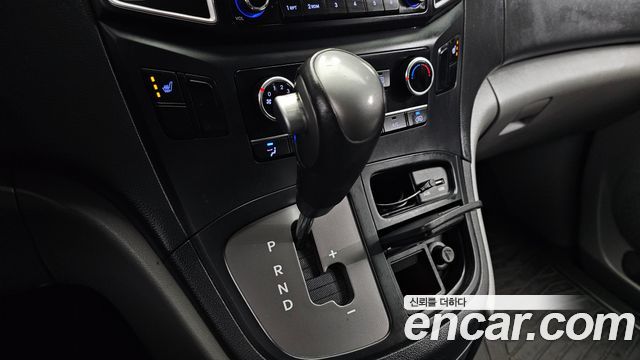 Hyundai Starex 2021 — photo 12