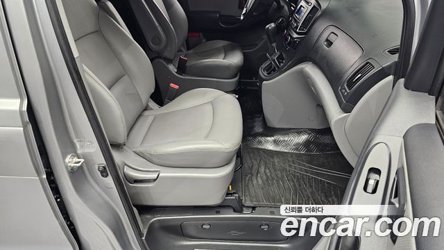 Hyundai Starex 2021 — photo 16