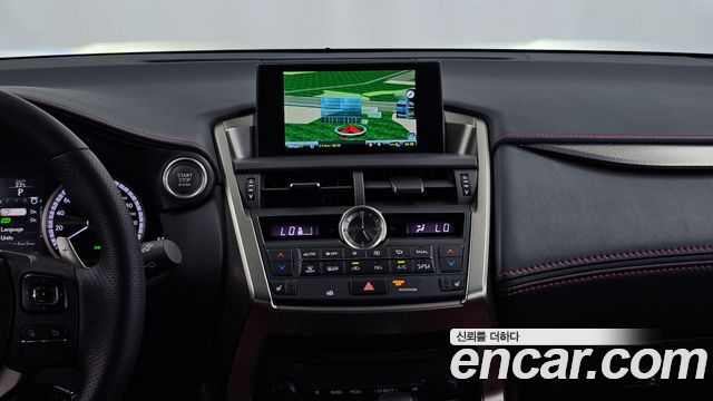 Lexus NX 2015 — photo 14