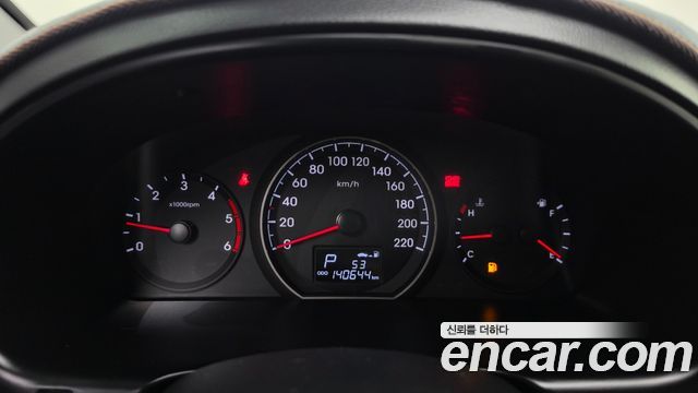 Hyundai Starex 2016 — photo 11