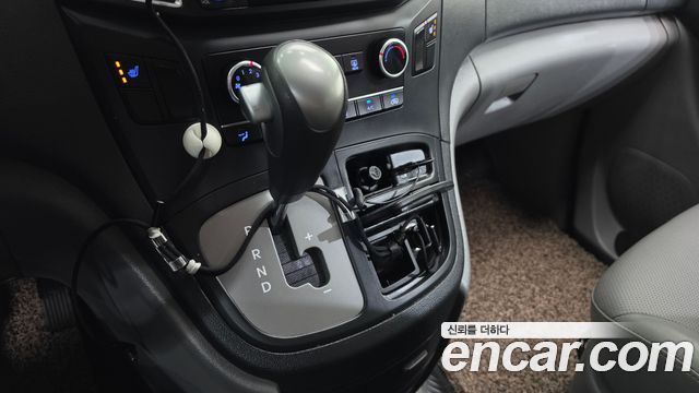 Hyundai Starex 2016 — photo 12