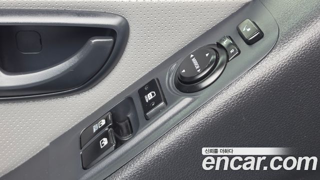 Hyundai Starex 2016 — photo 17