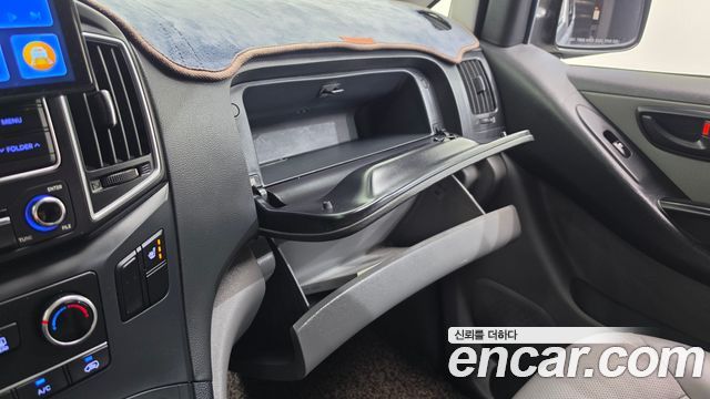 Hyundai Starex 2016 — photo 25