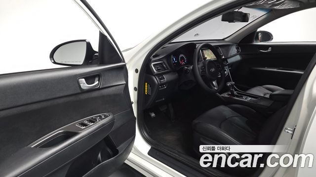 Kia K5 2018 — photo 13