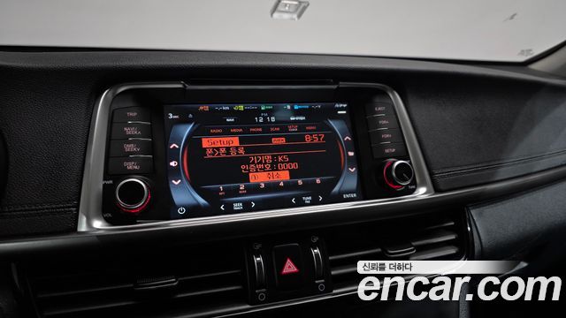 Kia K5 2018 — photo 22