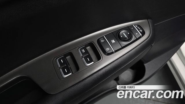 Kia K5 2018 — photo 24