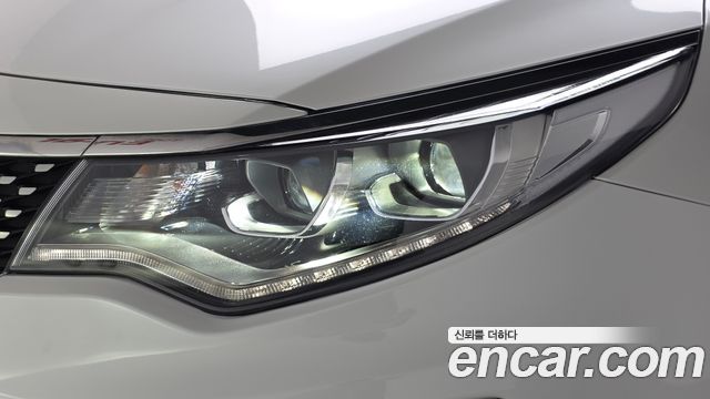 Kia K5 2018 — photo 8