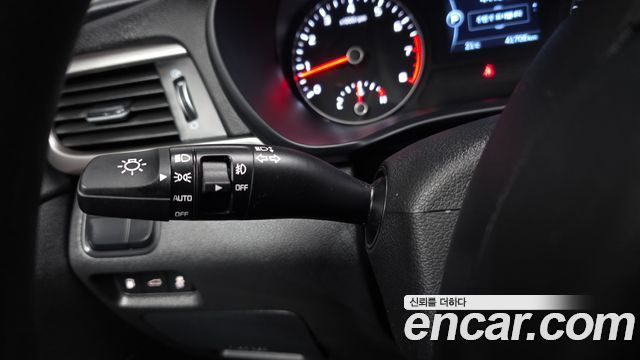 Kia K5 2018 — photo 29