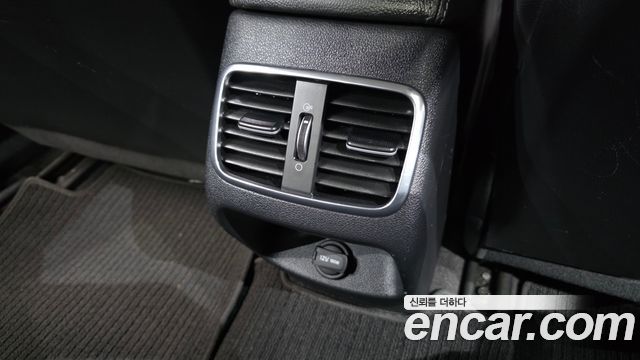 Kia K5 2018 — photo 31