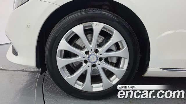 Mercedes-Benz E-Class 2017 — photo 5