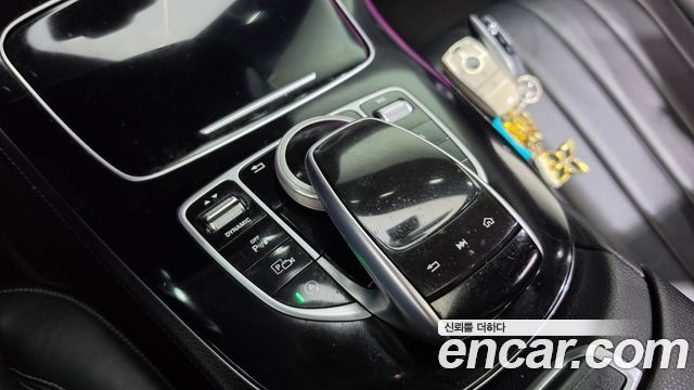 Mercedes-Benz E-Class 2017 — photo 16