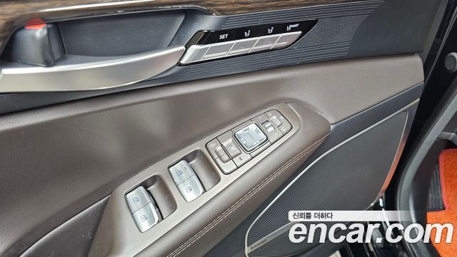 Genesis EQ900 2016 — photo 29