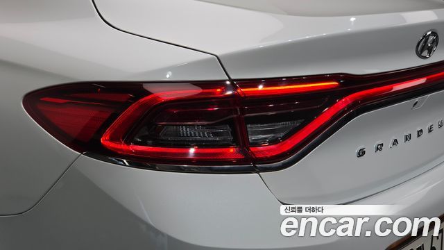 Hyundai Grandeur 2018 — photo 9