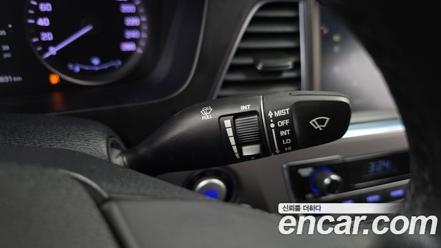 Hyundai Sonata 2017 — photo 28