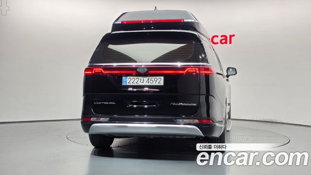 Kia Canival 2021 — photo 4