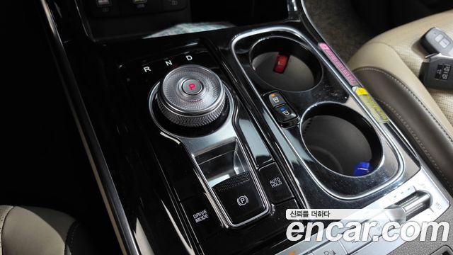 Kia Canival 2021 — photo 12