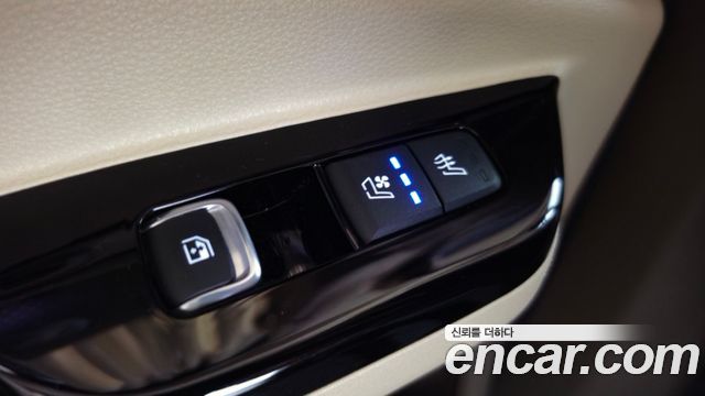 Kia Canival 2021 — photo 18