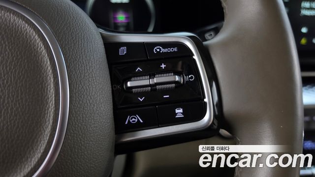 Kia Canival 2021 — photo 23