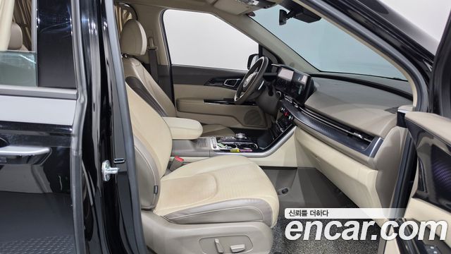 Kia Canival 2021 — photo 16