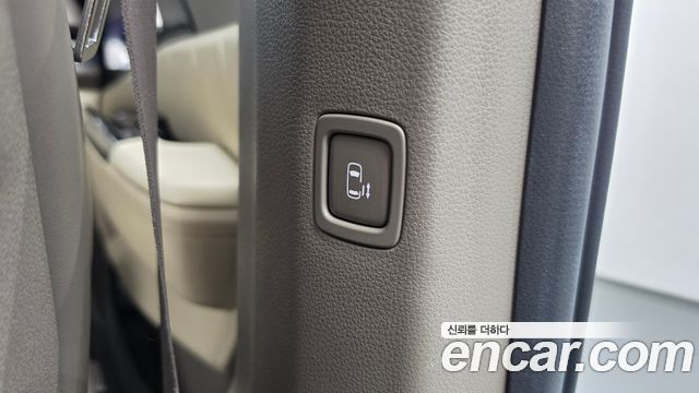 Kia Canival 2021 — photo 32