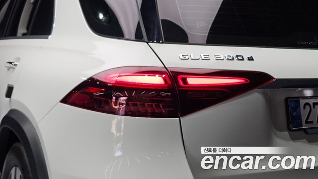 Mercedes-Benz GLE-Class 2024 — photo 9