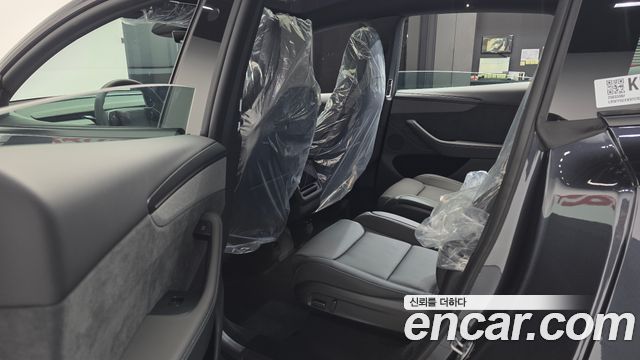 Tesla Model Y 2026 — photo 16