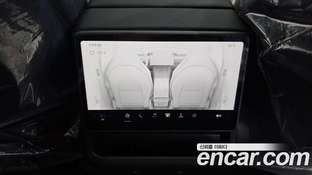Tesla Model Y 2026 — photo 30
