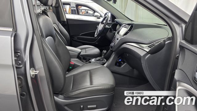 Hyundai Santafe 2016 — photo 16