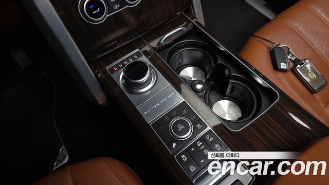 Land Rover Range Rover 2017 — photo 12