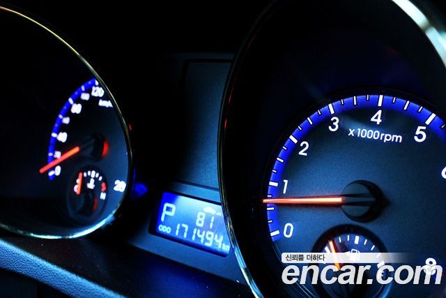 Hyundai Genesis 2011 — photo 8