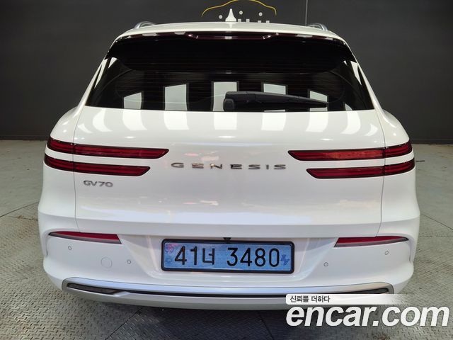Genesis GV70 2022 — photo 2