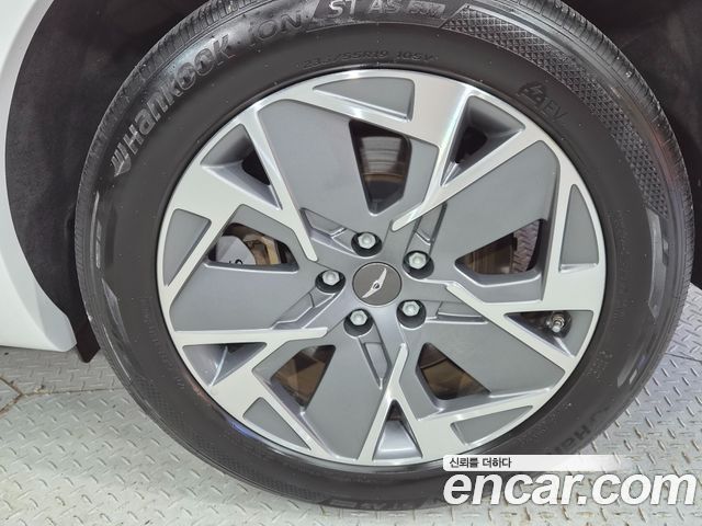 Genesis GV70 2022 — photo 11