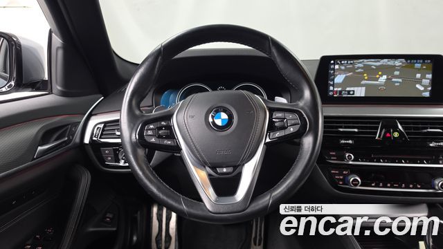 BMW 5-Series 2017 — photo 13
