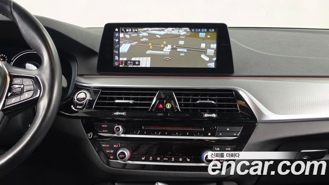 BMW 5-Series 2017 — photo 14