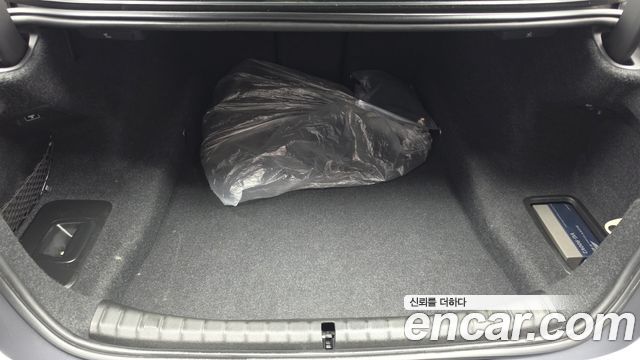 BMW 5-Series 2017 — photo 20