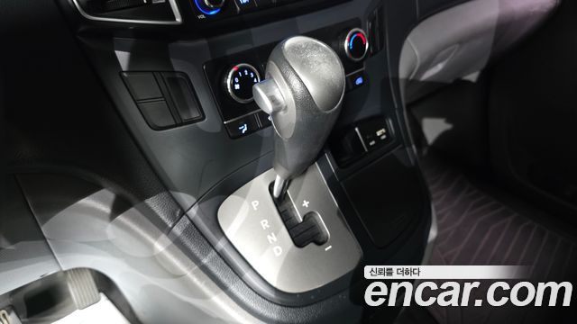 Hyundai Starex 2018 — photo 12