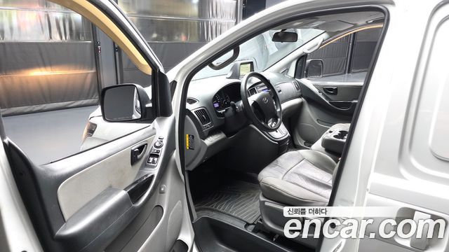 Hyundai Starex 2018 — photo 13