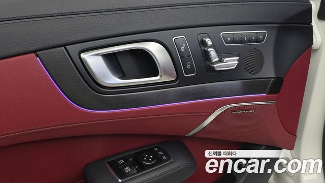 Mercedes-Benz SL-Class 2017 — photo 18