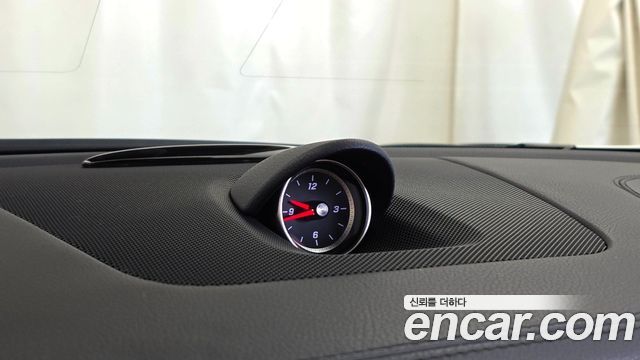 Mercedes-Benz SL-Class 2017 — photo 19
