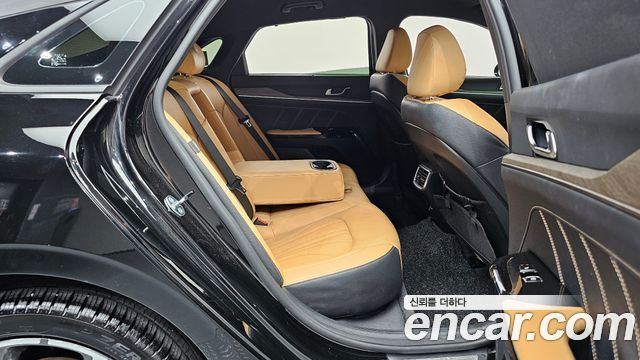 Kia K5 2023 — photo 17
