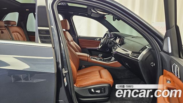 BMW X5 2022 — photo 16