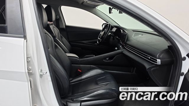 Hyundai AVANTE 2022 — photo 11