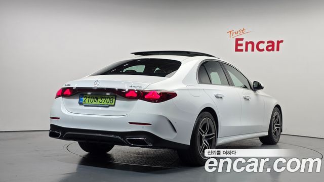 Mercedes-Benz E-Class 2026 — photo 2