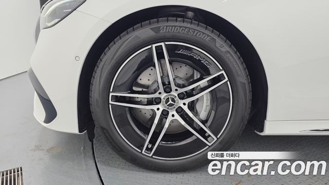 Mercedes-Benz E-Class 2026 — photo 5