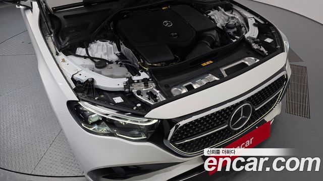 Mercedes-Benz E-Class 2026 — photo 6