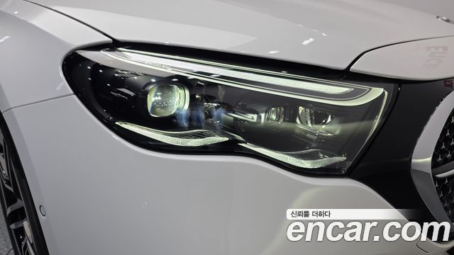 Mercedes-Benz E-Class 2026 — photo 8