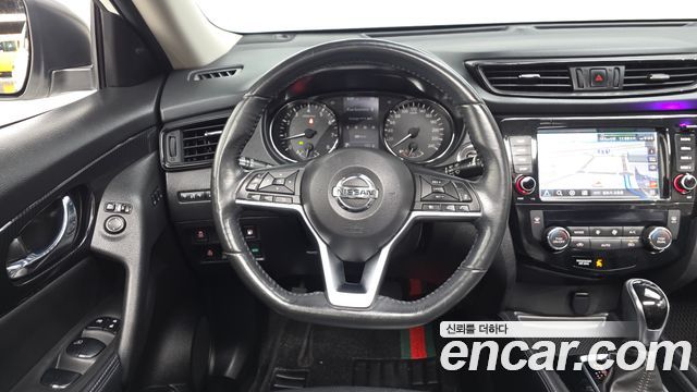 Nissan X-Trail 2018 — photo 18
